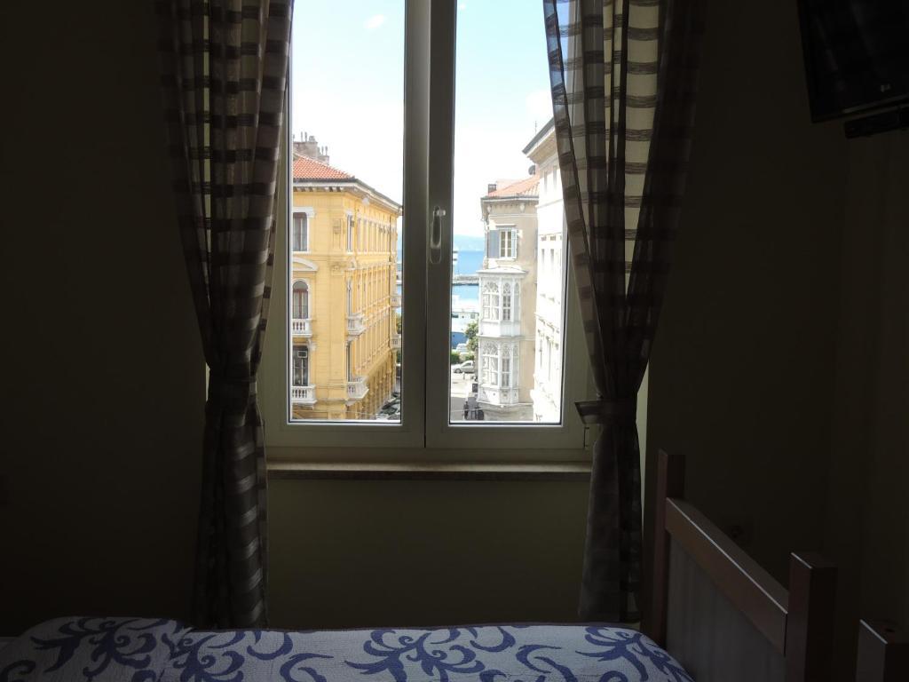 Hostel Rijeka Zewnętrze zdjęcie