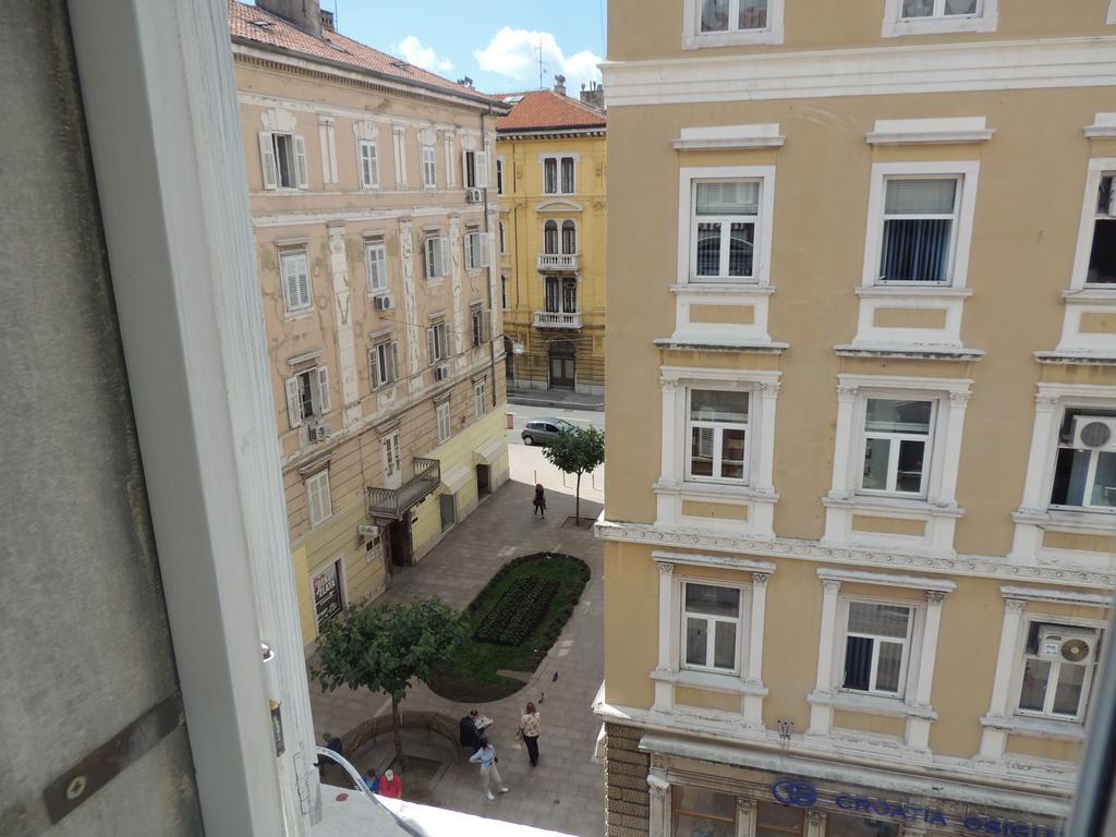 Hostel Rijeka Zewnętrze zdjęcie